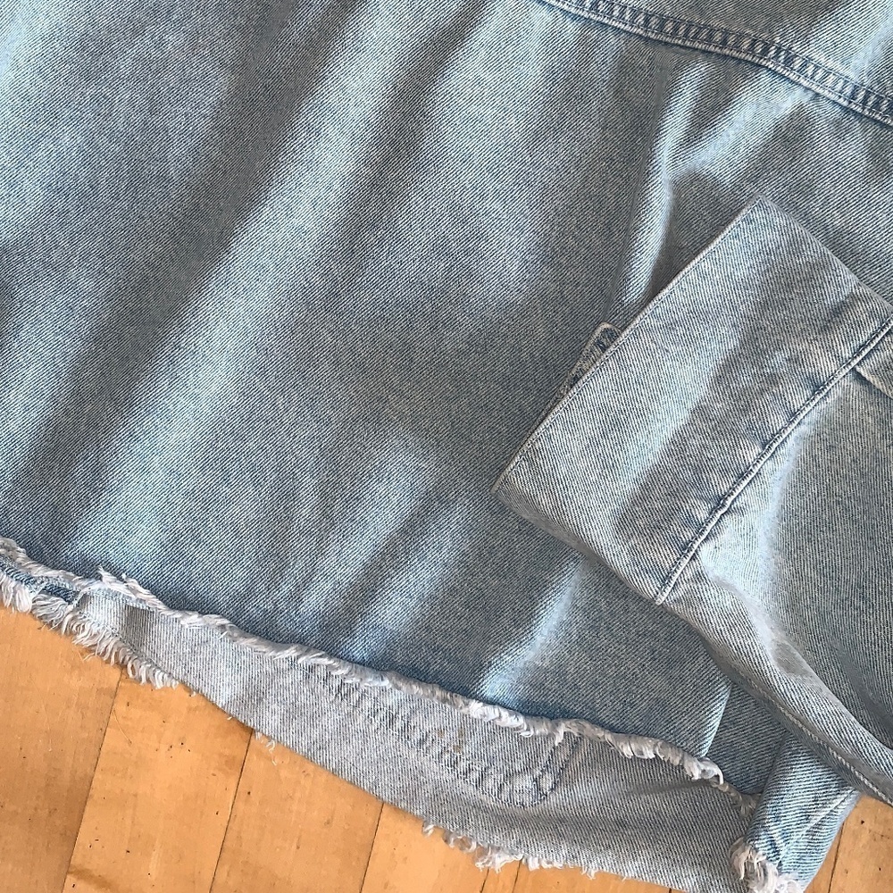 H&M. divided cropped denim jacket, Large - Picture 5 of 5